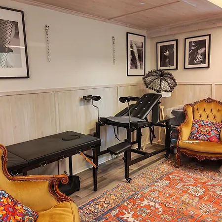 Eroottinen Nest Apartament